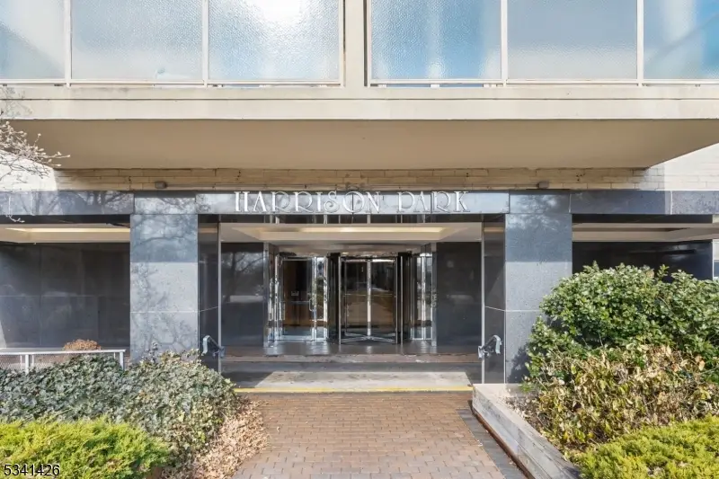 377 S Harrison St #9G, East Orange, NJ 07018 - Image #3