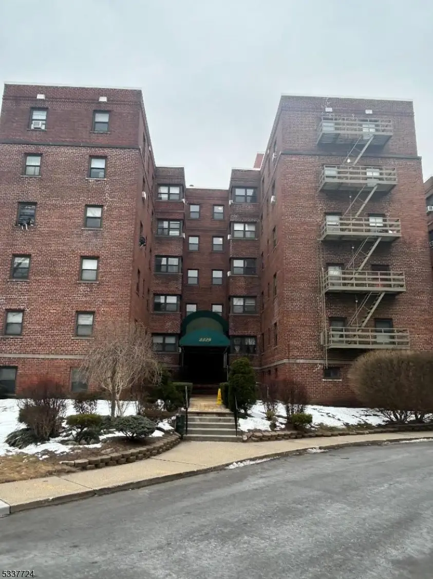 2329 Hudson Terrace #C13, Fort Lee, NJ 07024 - Image #2