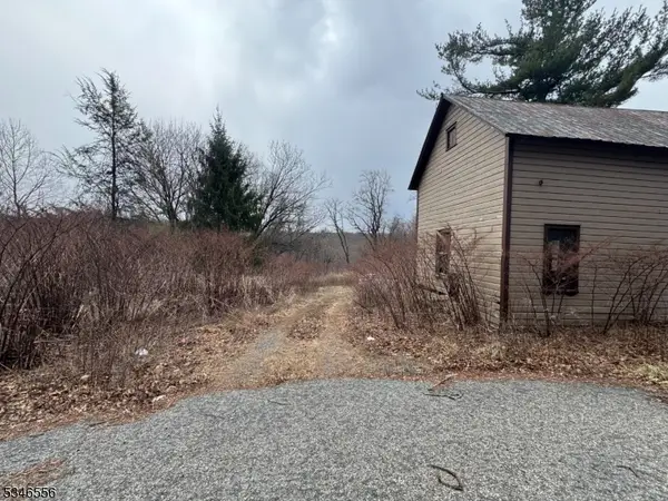 197 E Mill Rd, Washington Twp., NJ 07853