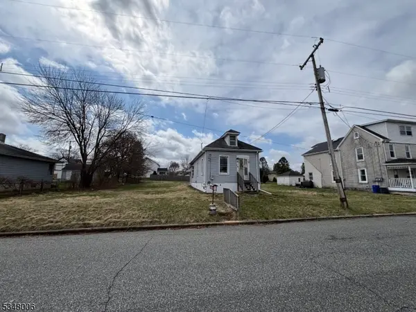 814 Sigsbee Ave, Alpha Boro, NJ 08865