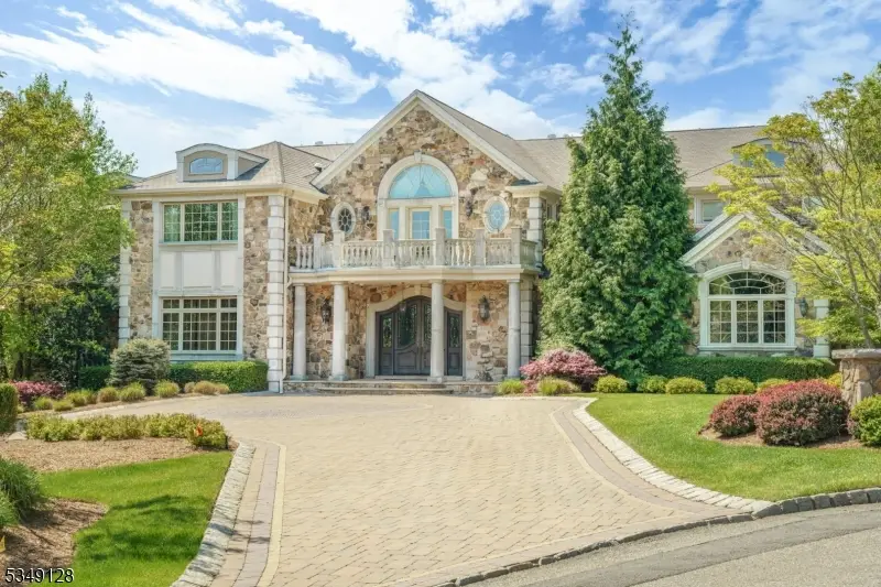 11 Rickland Drive, North Caldwell, NJ 07006 - Image #2