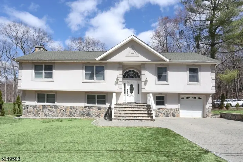 50 Roger Ct, Ringwood, NJ 07456 - Image #1