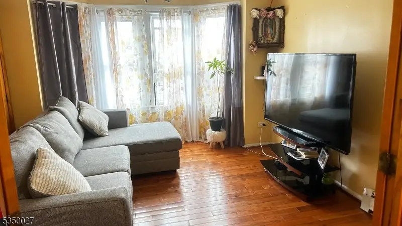 330 River Dr, Garfield, NJ 07026 - Image #2