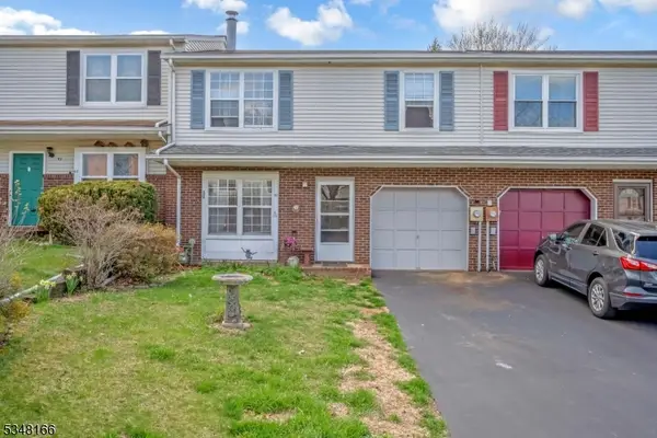 91 Lenape Trl, Washington Boro, NJ 07882