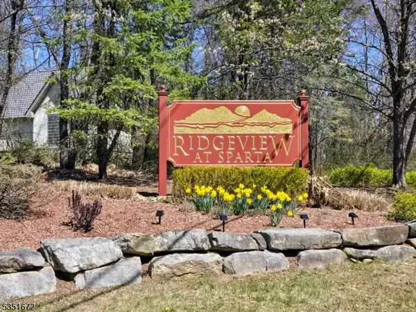 8 Triple Crown Dr, Sparta Twp., NJ 07871