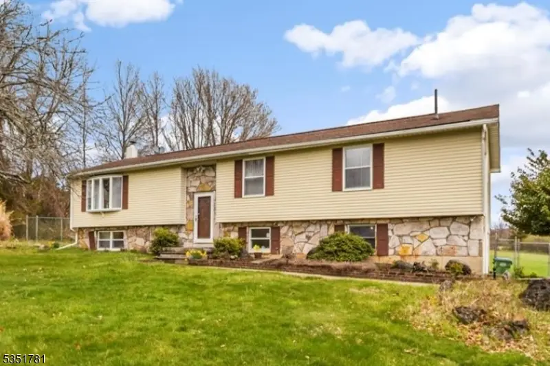 11 Cemetery Rd, Knowlton, NJ 07825 - #1