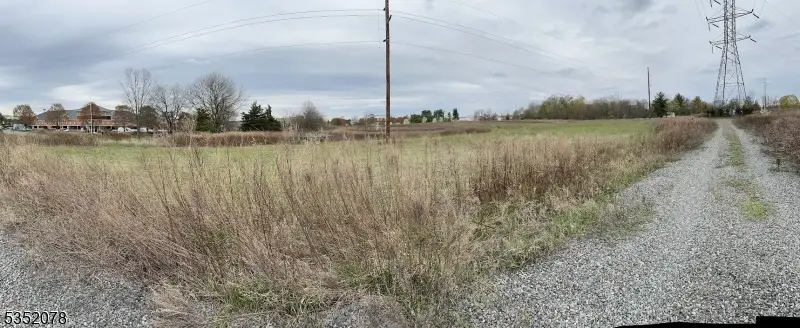 29 Royal Rd, Raritan Township, NJ 08822 - Image #3