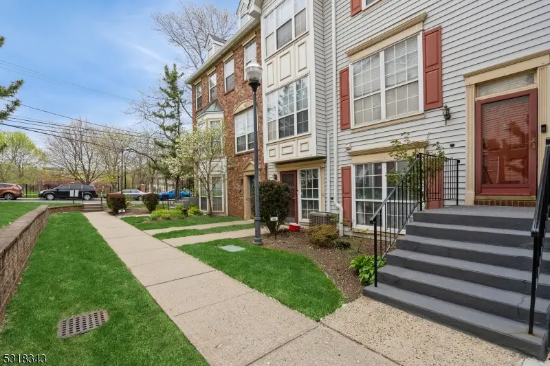 43 Howard Ct, Newark, NJ 07103 - Image #3