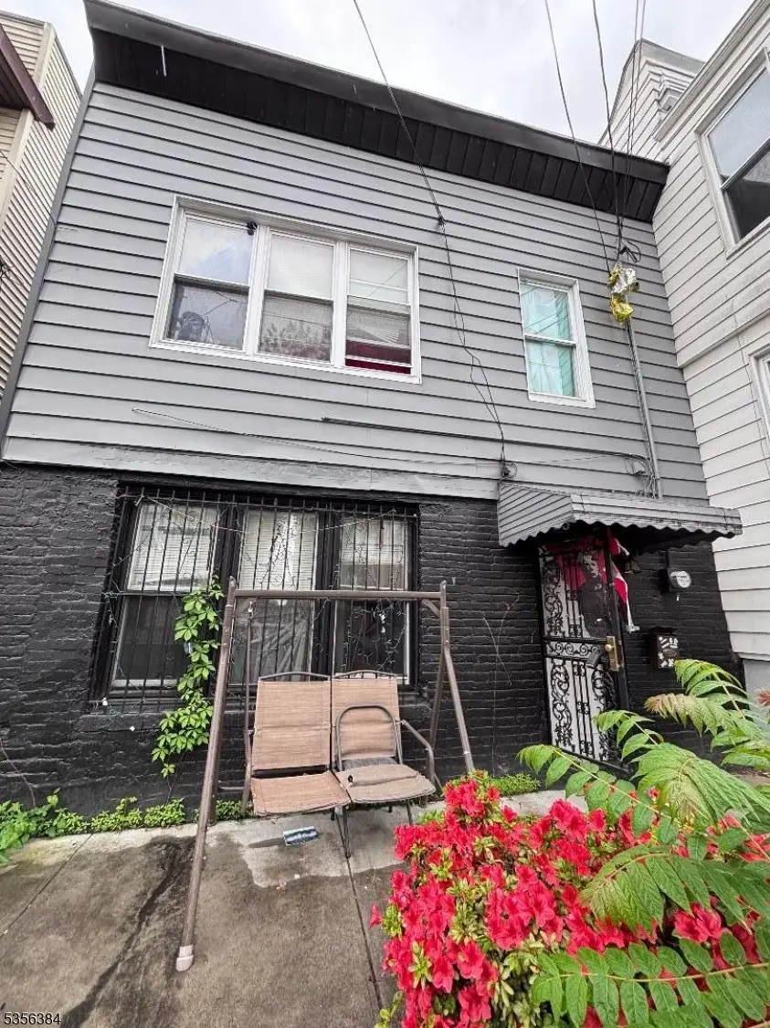 93 Woodlawn Ave, Jersey City, NJ 07305 - #1