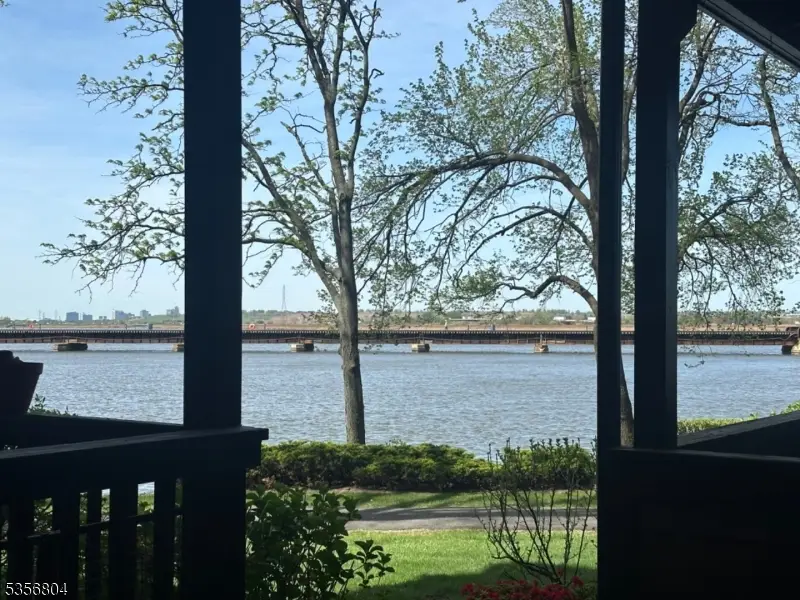 186 Sandcastle Ky #186, Secaucus, NJ 07094 - Image #2