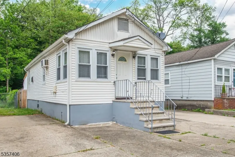 20 Park Dr, Oakland, NJ 07436 - Image #2