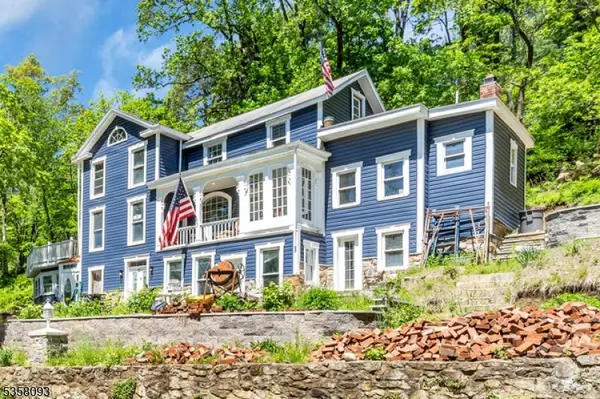 12 Sanatorium Rd, Glen Gardner Boro, NJ 08826