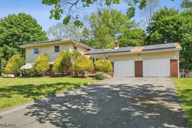 12 Xenia Ct, Mine Hill, NJ 07803 - Image #2