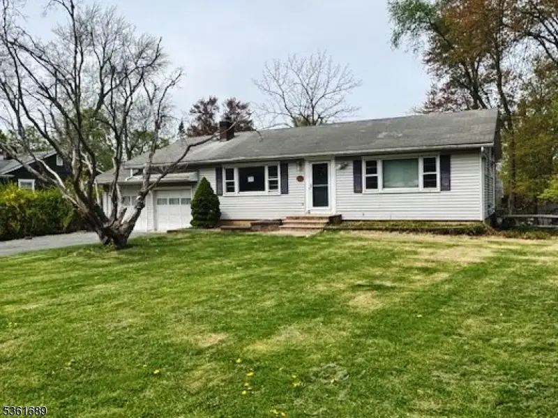 17 Hilltop Cir, Hanover, NJ 07981 - Image #2