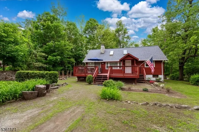 85 Breakneck Rd, Highland Lakes, NJ 07422 - Image #2