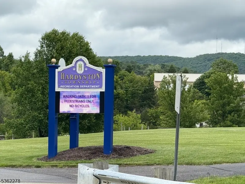 142 Wheatsworth Rd, Hardyston, NJ 07419 - Image #3