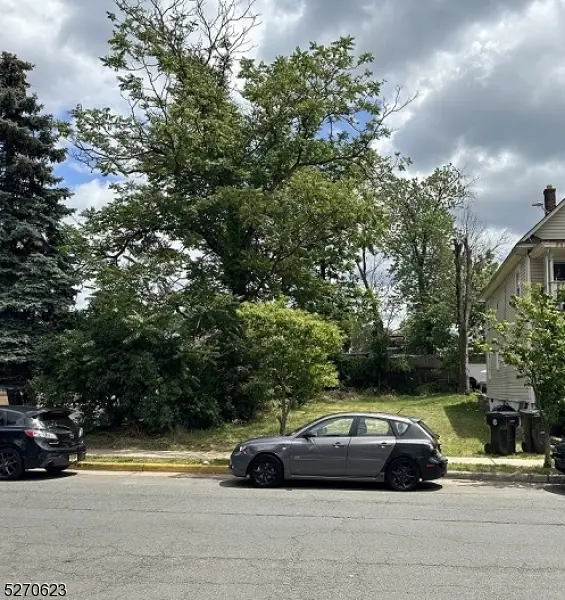 647 S 2nd St, Plainfield, NJ 07060 - Image #2