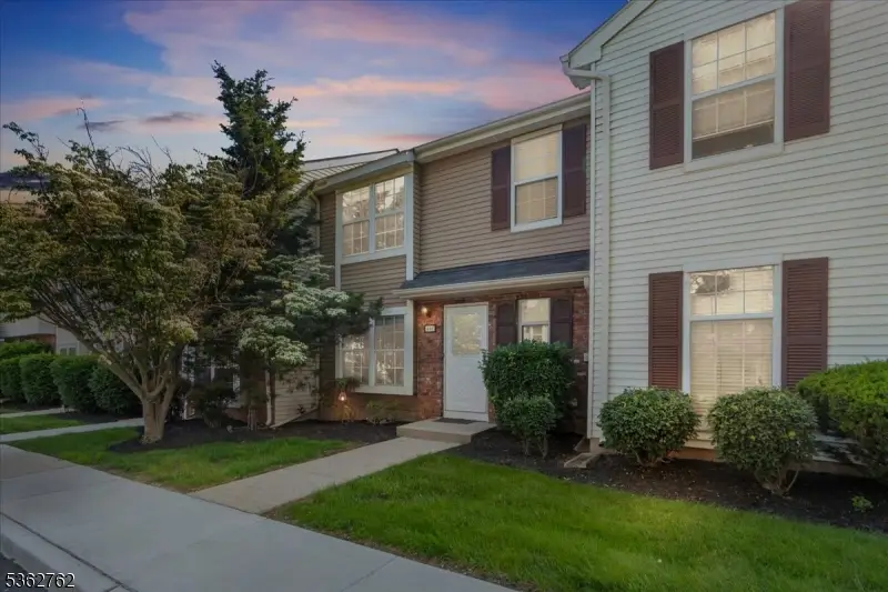 450 Saint Giles Ct, Franklin, NJ 08873 - #1