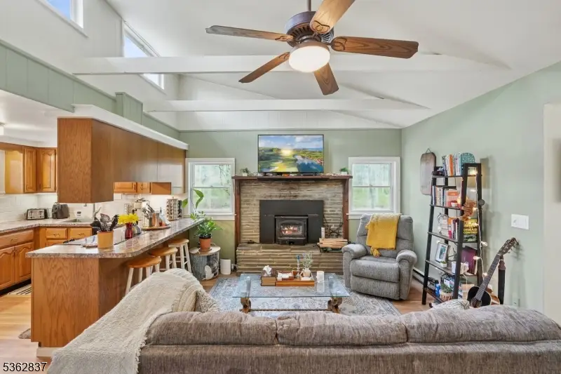 907 Meadowbrook Rd, Stillwater, NJ 07860 - Image #3