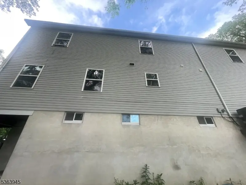 42 Riverlawn Dr, Wayne, NJ 07470 - #3