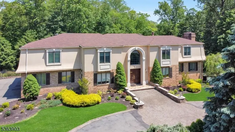 716 Galloping Hill Rd, Franklin Lakes, NJ 07417 - #1