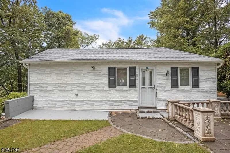 6 Redmans Dr, Jefferson, NJ 07438 - Image #1