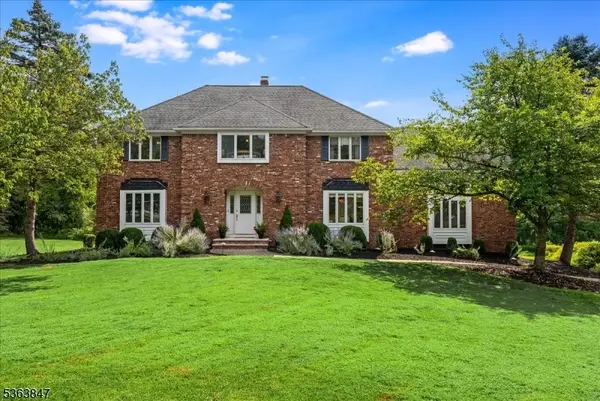 7 Oxford Dr, Clinton Twp., NJ 08801