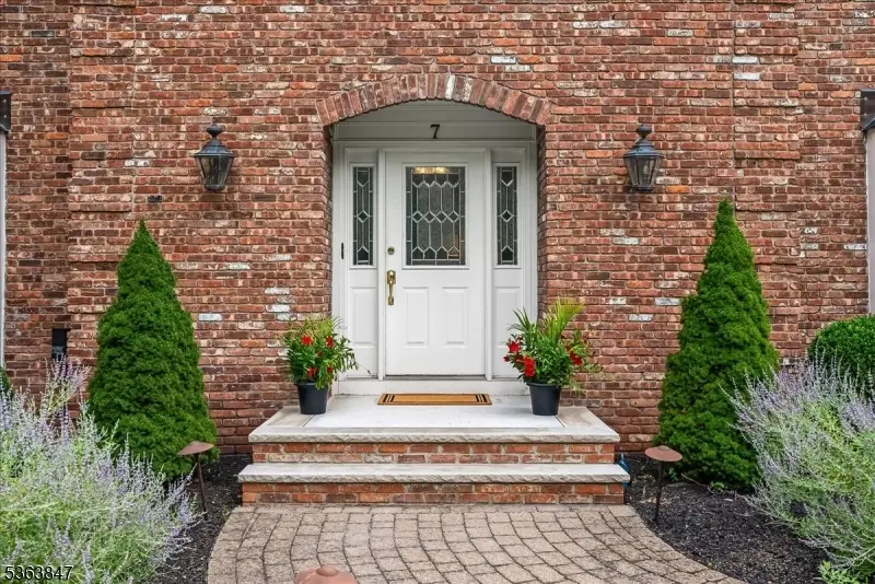 7 Oxford Dr, Clinton Township, NJ 08801 - Image #3