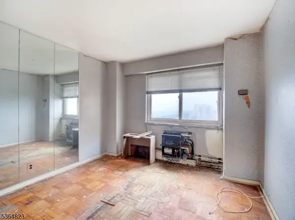 377 S Harrison St #18NN, East Orange City, NJ 07018