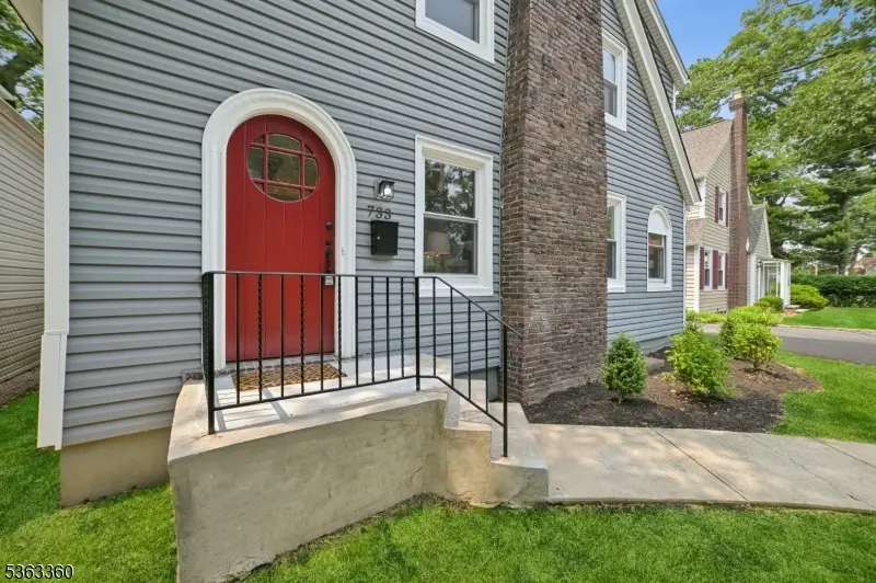 733 Mosswood Ave, Orange, NJ 07050 - Image #2
