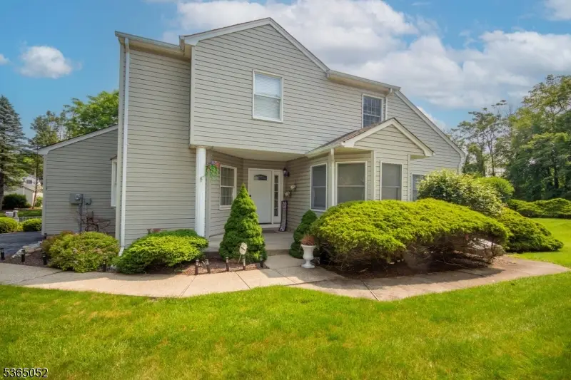 18 Mountain View Ct, Hardyston, NJ 07419 - Image #1