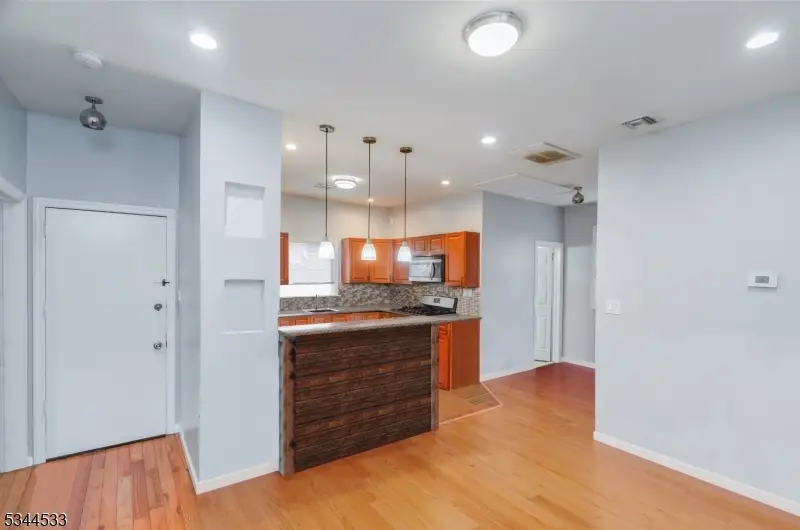 464 Myrtle Ave, Irvington, NJ 07111 - Image #3