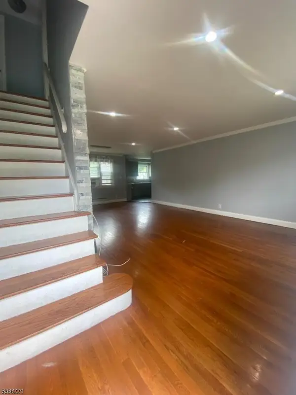 569 Berlant Ave, Roselle Boro, NJ 07203