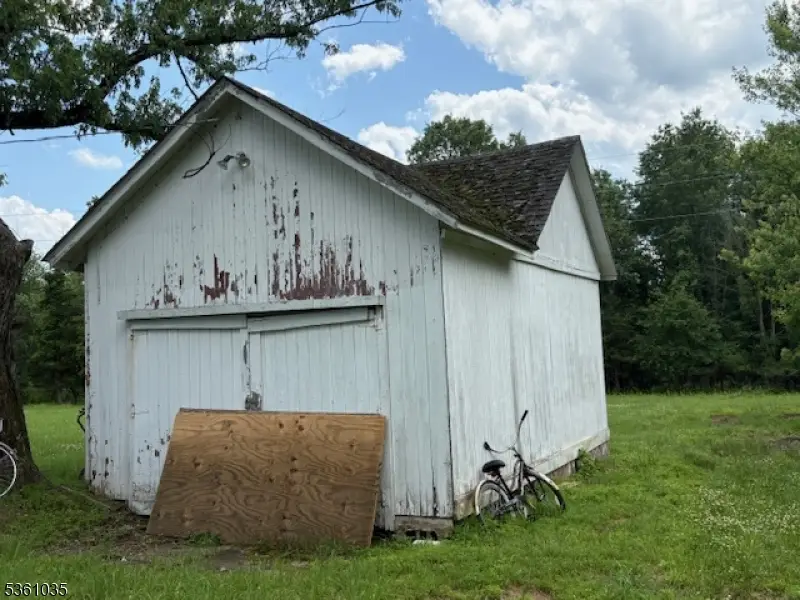 12 Kline Blvd, Whitehouse Station, NJ 08889 - Image #3