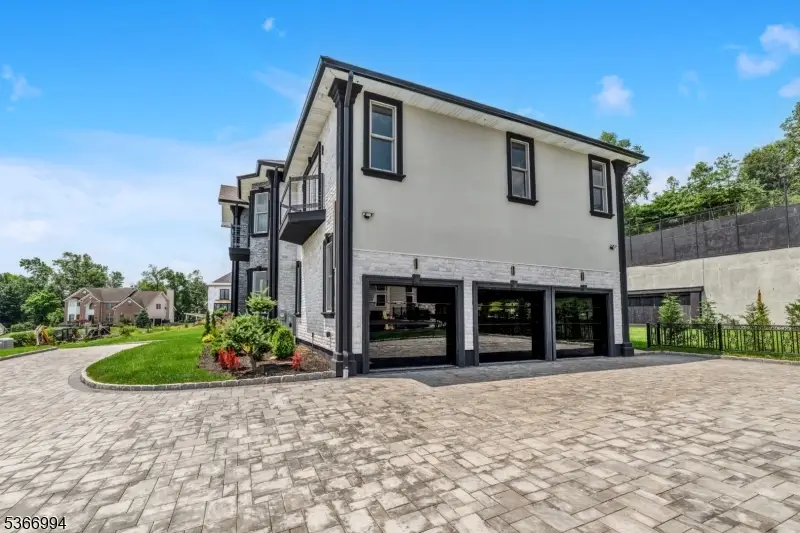 125 Hamilton Trl, Totowa, NJ 07512 - Image #3