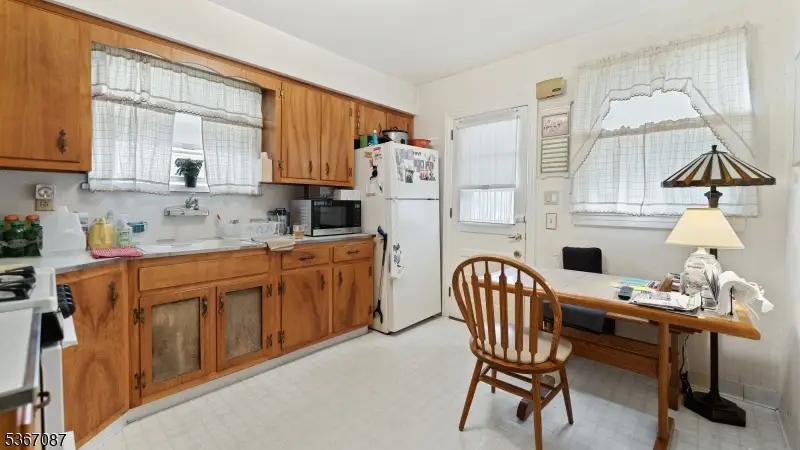 706 Lindegar St, Linden, NJ 07036 - Image #3