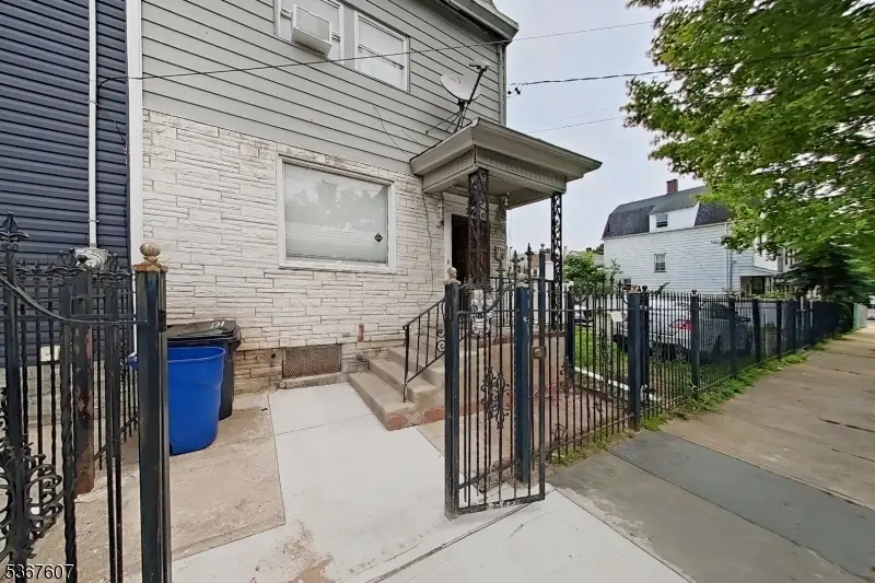 299 7th Ave, Newark, NJ 07107 - Image #2