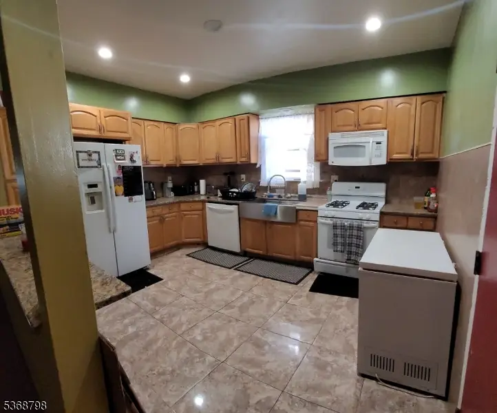 6 Emerson St, East Orange, NJ 07018 - Image #3