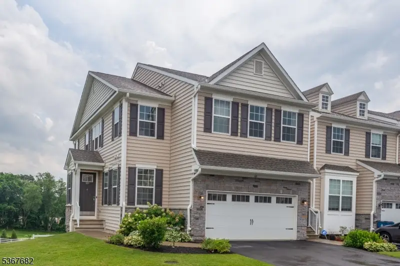 601 Charleston Dr #601, Monroe Township, NJ 08831 - Image #2