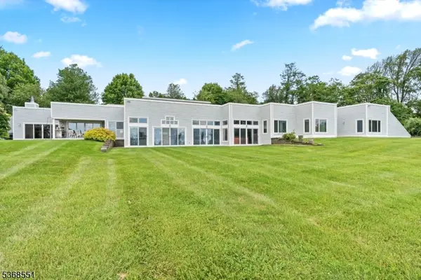 62 Zellers Rd, Washington Twp., NJ 07853