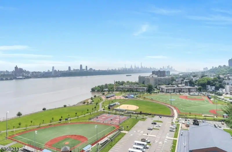 1203 River Rd 19k #19K, Edgewater, NJ 07020 - Image #1