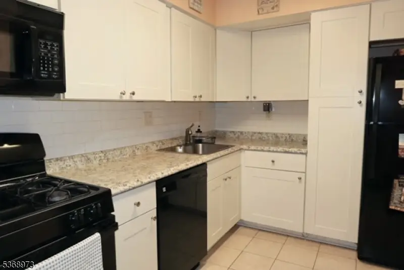 40 Carriage Ln, Newton, NJ 07860 - Image #3