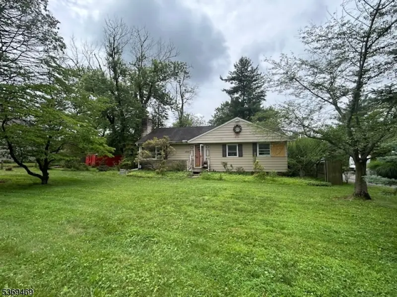 2044 Washington Valley Rd, Martinsville, NJ 08836 - Image #2