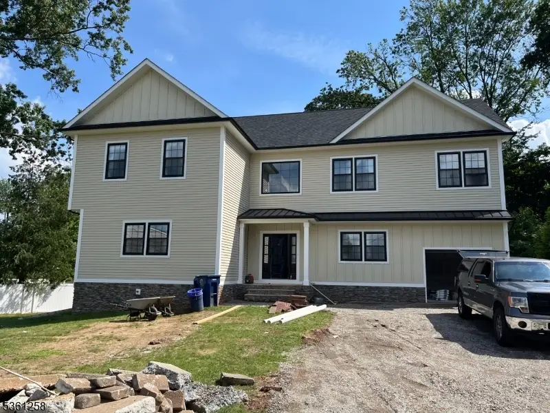 52 Skylark Pl, Clark, NJ 07066 - Image #2