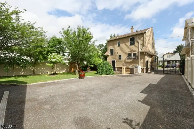 406 Dixie Ave, Hawthorne, NJ 07506 - Image #2