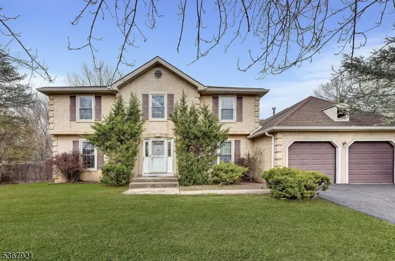 5 Alton Dr, Franklin Township, NJ 08873 - Image #1