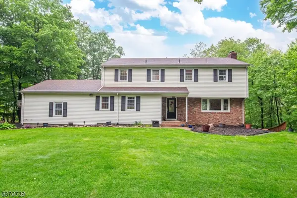 14 Chilhowie Dr, Kinnelon Boro, NJ 07405