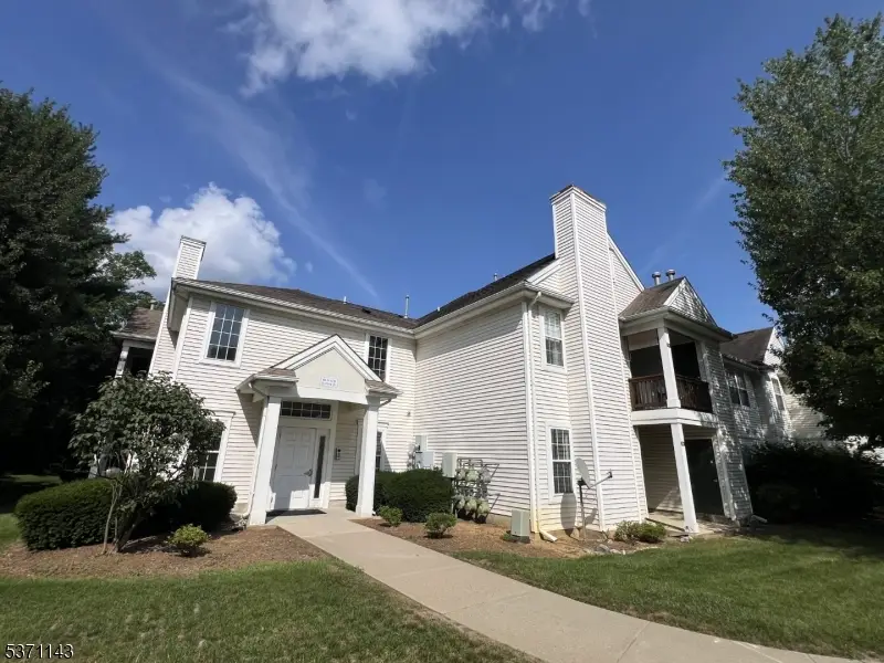 88 Overlook Dr, Lopatcong Overlook, NJ 08886 - Image #1