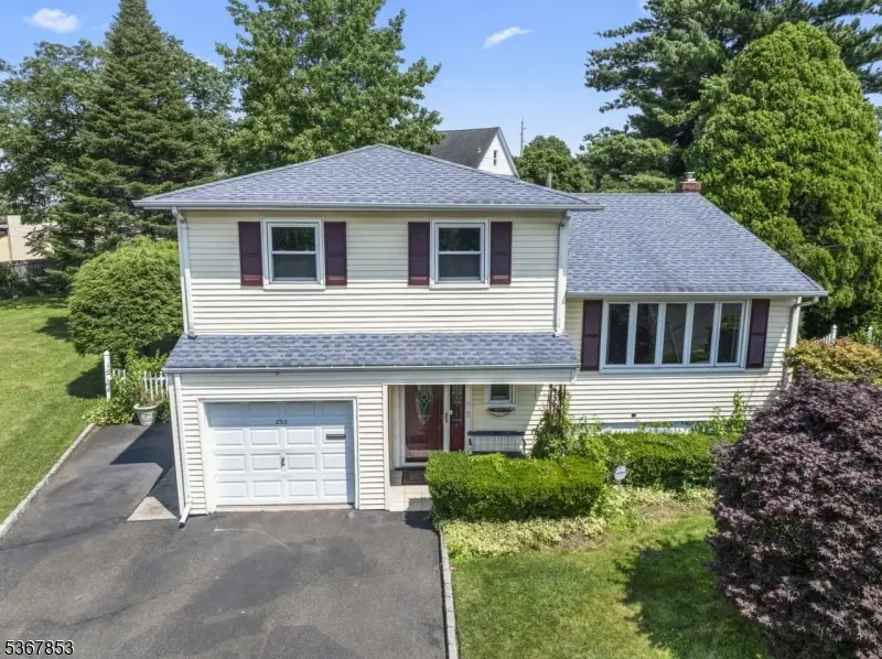 2315 Desisto Dr, Rahway, NJ 07065 - Image #3