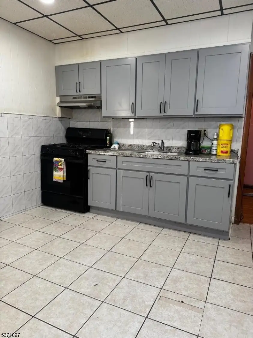 96 Nichols St, Newark, NJ 07105 - Image #3